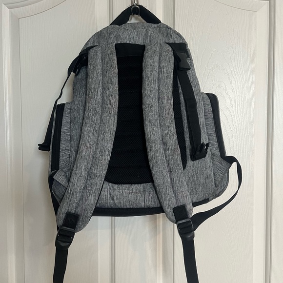 Eddie Bauer Dipper Bag/Back Pack - Picture 2 of 7